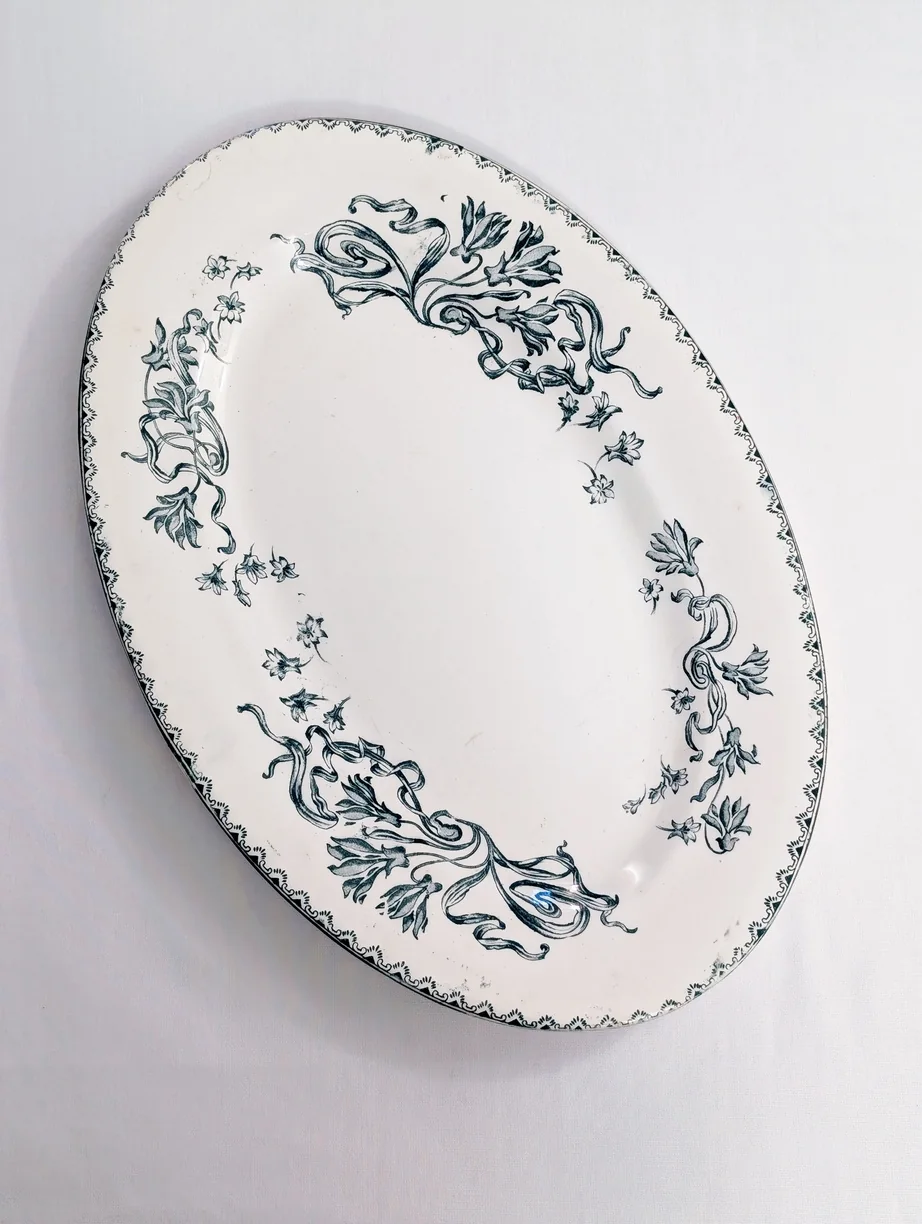 Plates - Serving pieces KFH