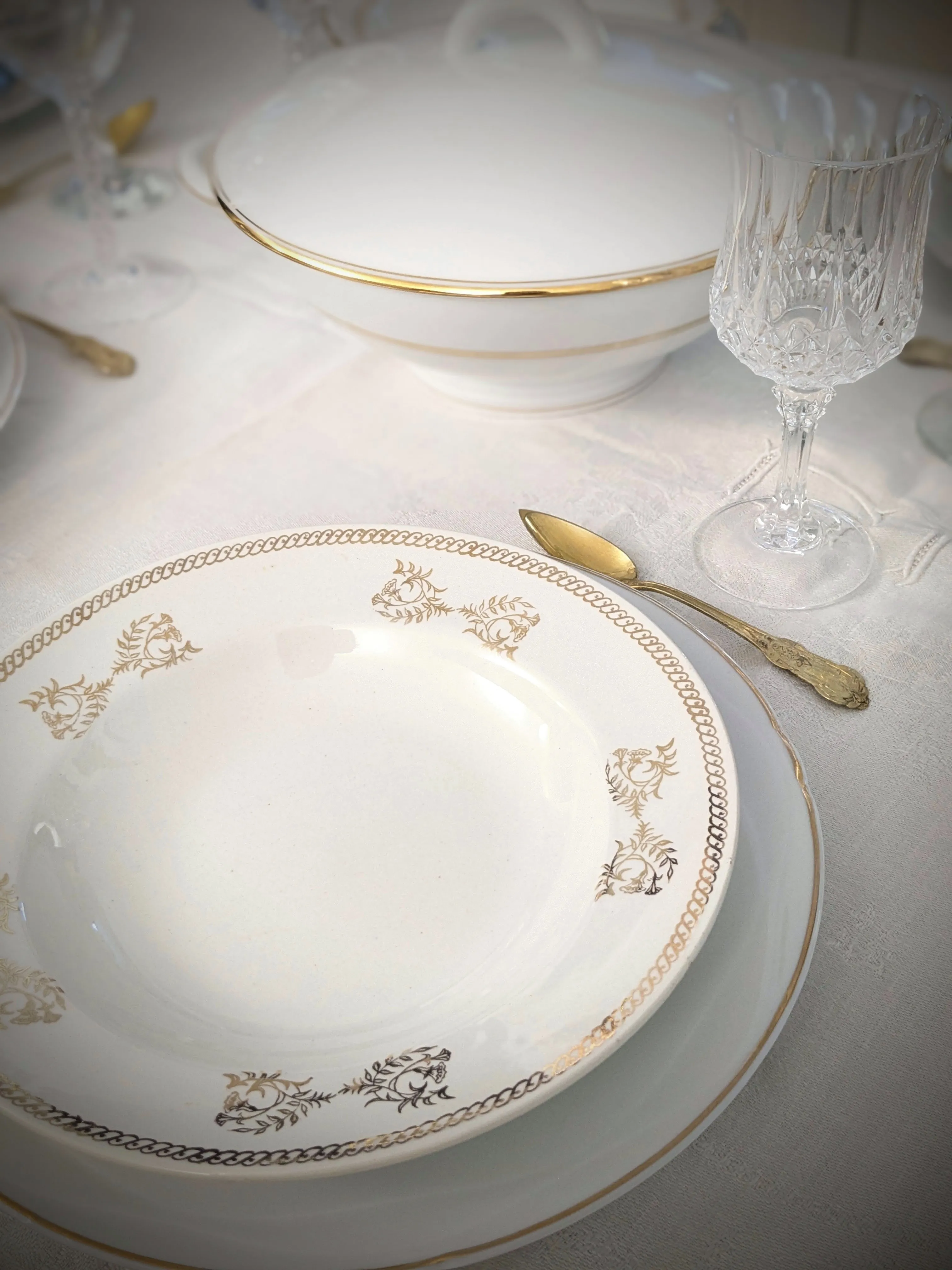 Assiette blanc doree vintage